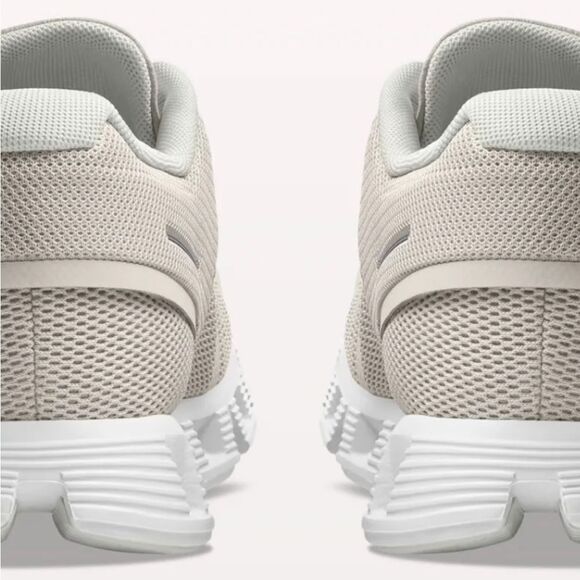 On Cloud 5 Running Shoes size 8W Brand New in the Box - Picture 7 of 10